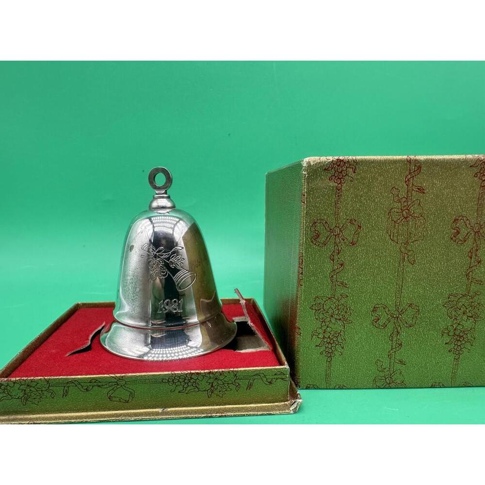 Vintage W. Bell Co Warwick  Silverplate 1981 Musical Christmas Bell Ornament